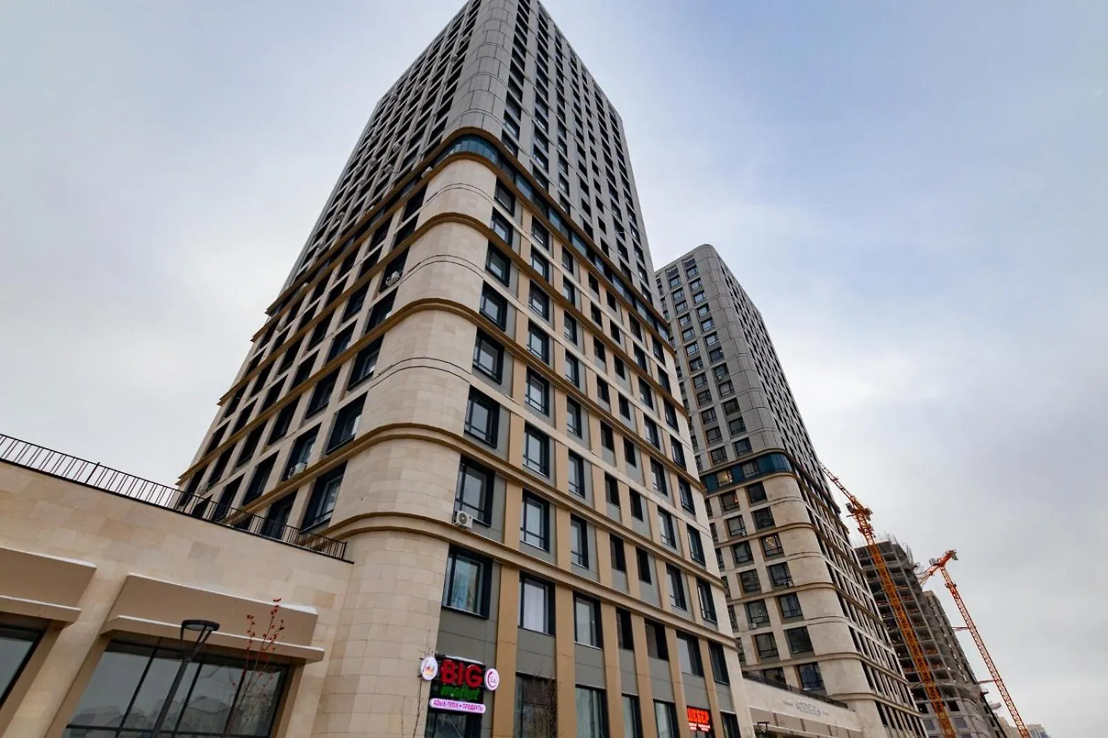 Apartment Жк Respublika, Трц Ханшатыр Nur-Sultan  Kazakhstan